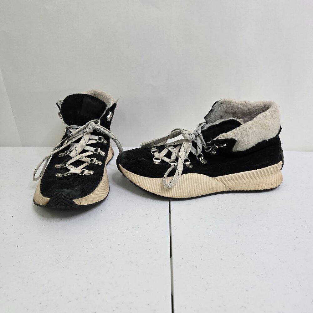 Sorel Out N About III Conquest US 9 Waterproof Suede Boots NL4434-010 Sneakers